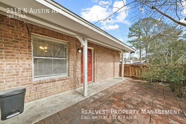 Foto del edificio - 2118 N Austin Ave
