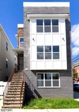 Building Photo - 70 N 6th St