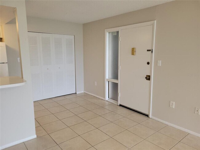 Building Photo - 574 Orange Dr