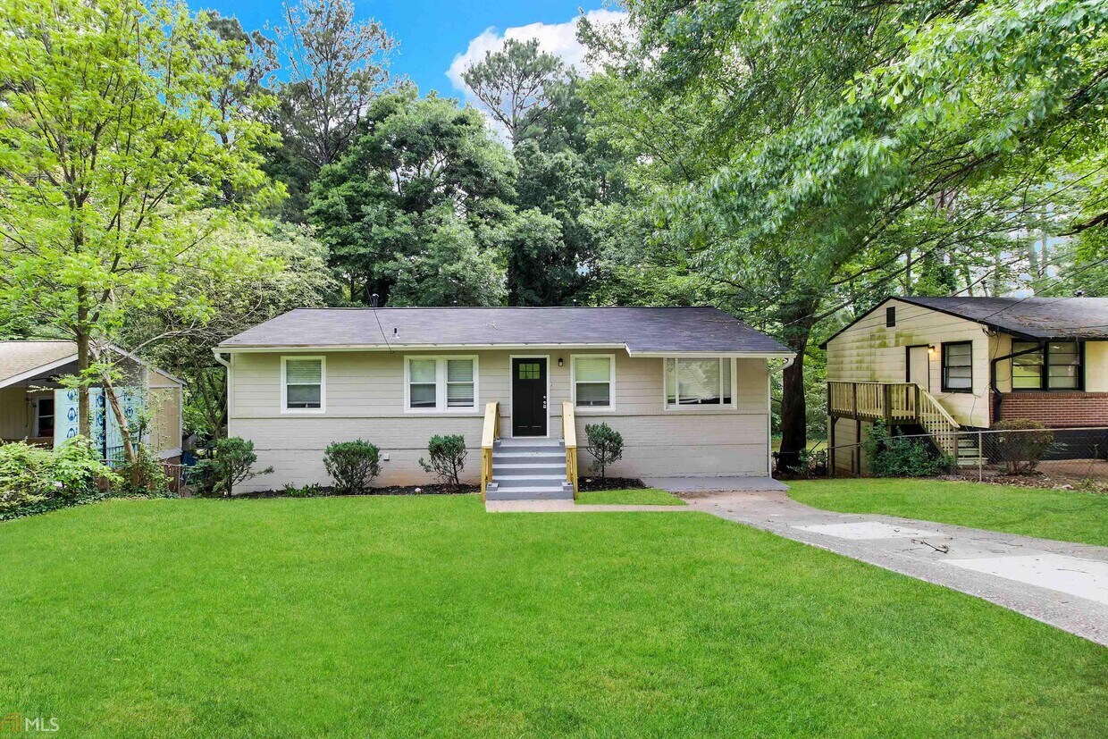Primary Photo - 3122 Latona Dr SW