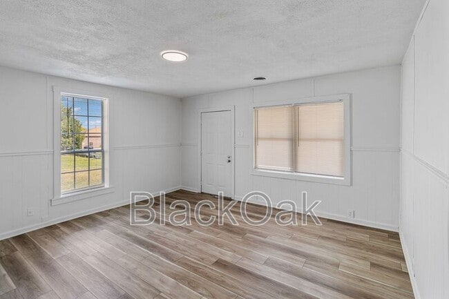 Building Photo - 1803 E Market St