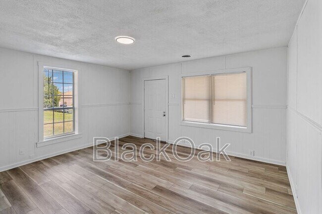 Foto del edificio - 1803 E Market St