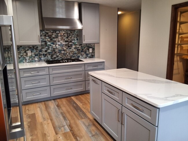 Building Photo - Oak Ridge 37830 - 4 bedroom 2.5 bath - cal...