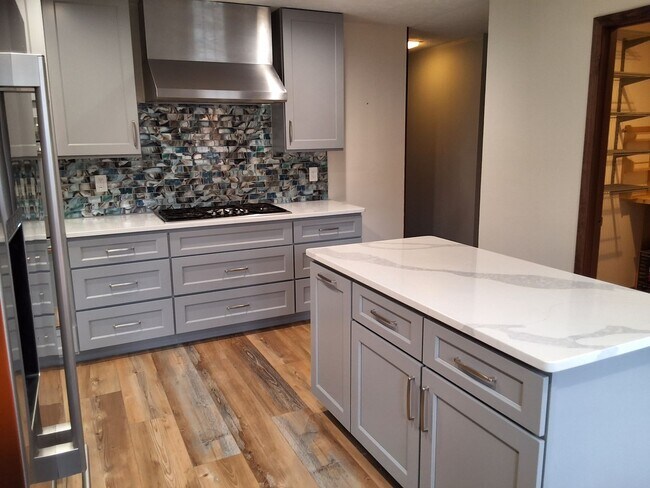 Foto del edificio - Oak Ridge 37830 - 4 bedroom 2.5 bath - call Sharon Arnwine 865-313-7215