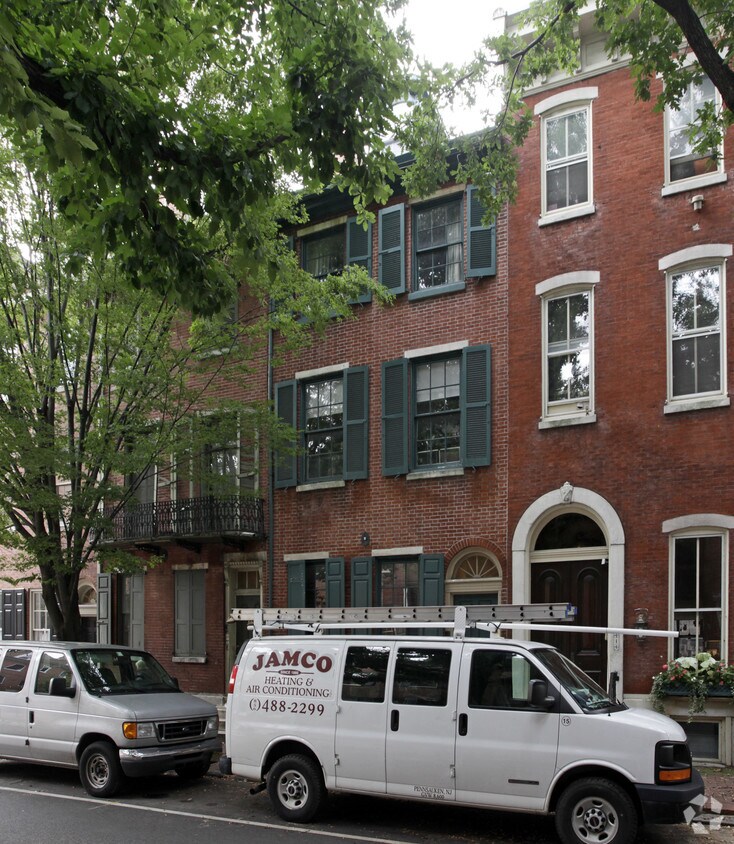 Primary Photo - 412 Spruce St