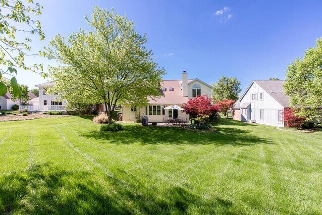 Building Photo - 28 Pebble Hill Dr
