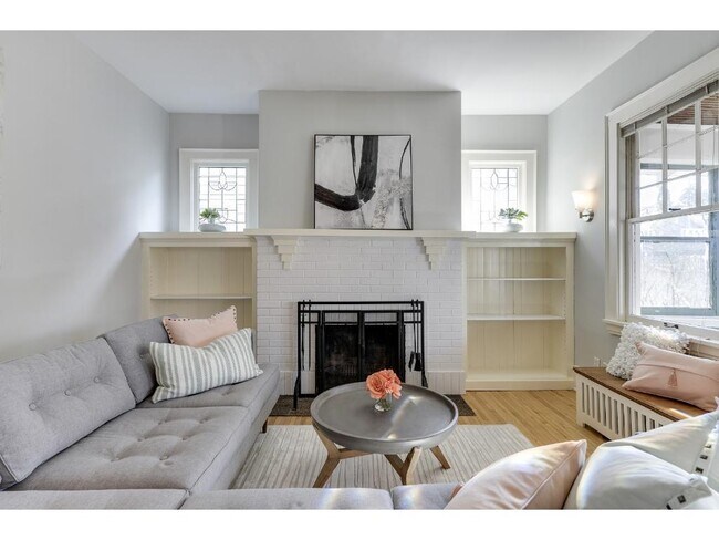 Foto del edificio - 818 W 42nd St