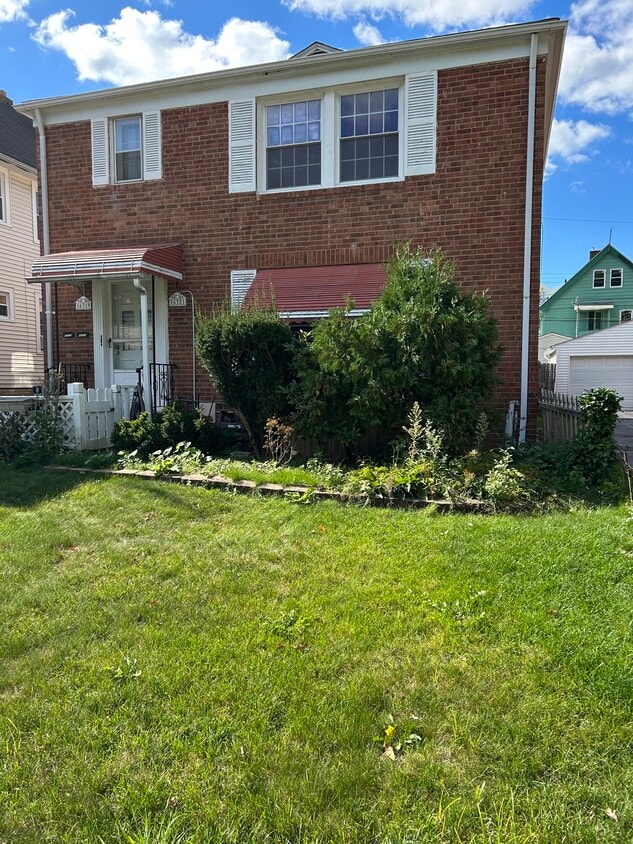 Foto principal - 16319 Greyton Rd