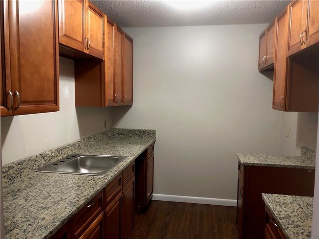 Building Photo - 15 Apache Dr