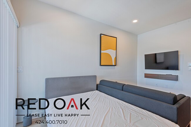 Foto del edificio - 7810 Topanga Canyon Blvd
