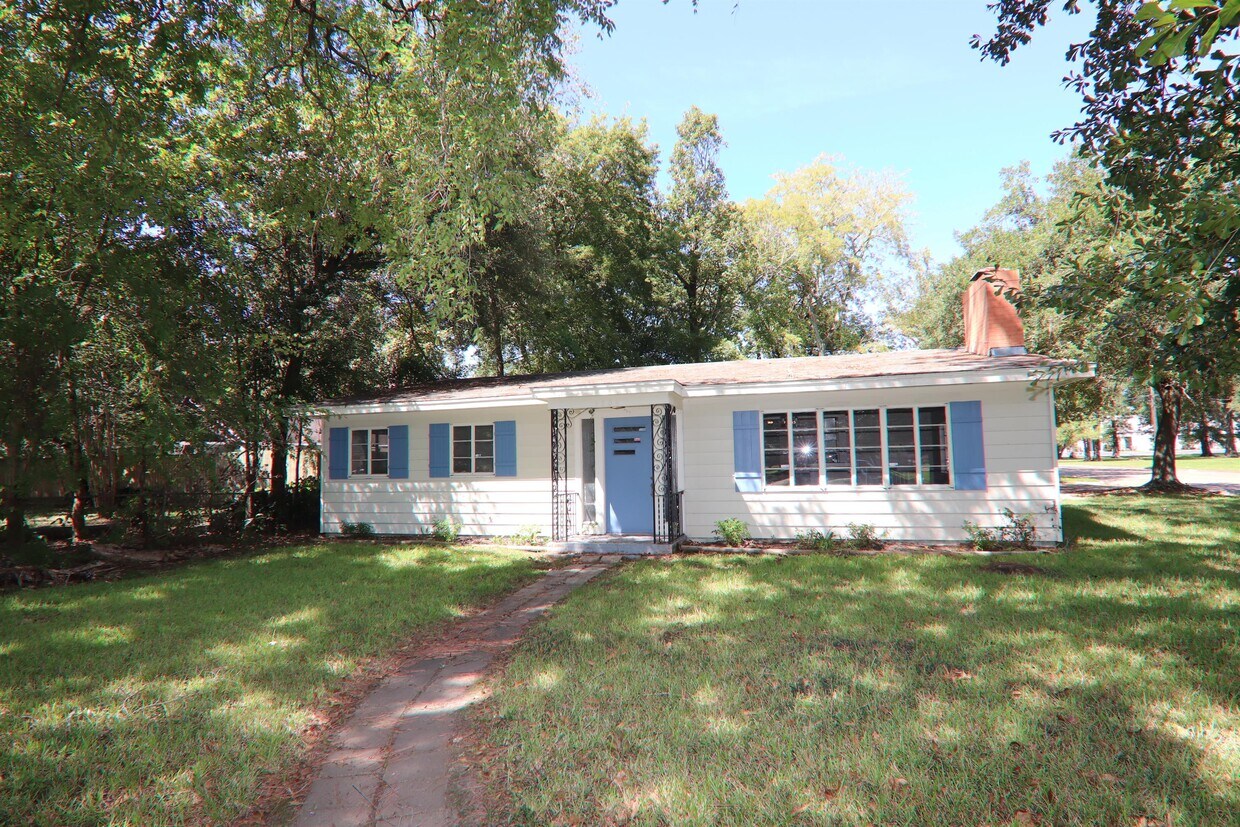 Primary Photo - 4804 Folsom Dr