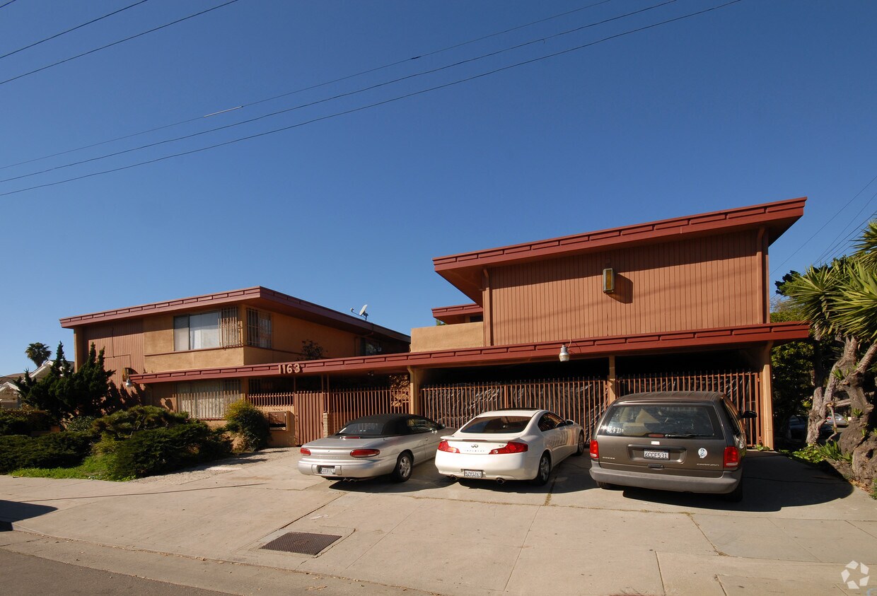 Primary Photo - 1163 Sanborn Ave