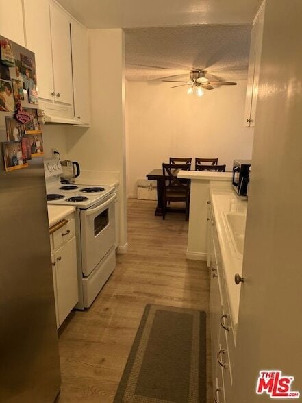 Foto del edificio - 18307 Burbank Blvd