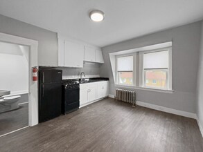 Building Photo - 160 Orange St