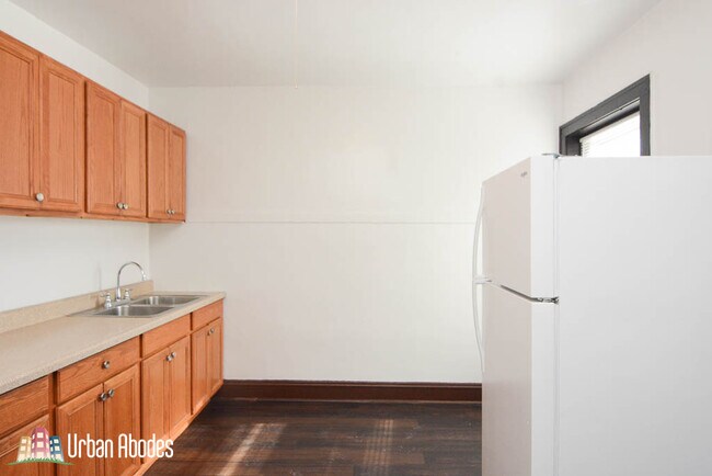 Building Photo - 4205 W Fullerton Ave