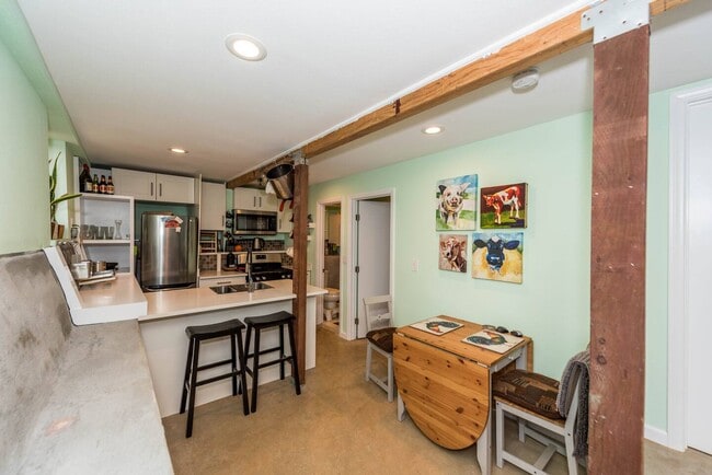 Building Photo - 105 S 32nd St