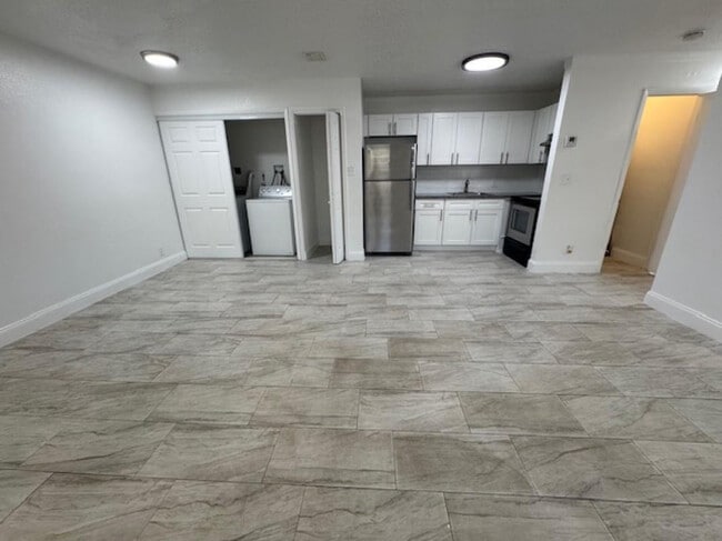 Foto del edificio - 481 Banks Rd