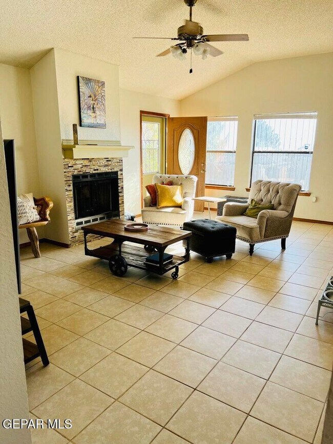 Foto del edificio - 6801 Ridgley Way