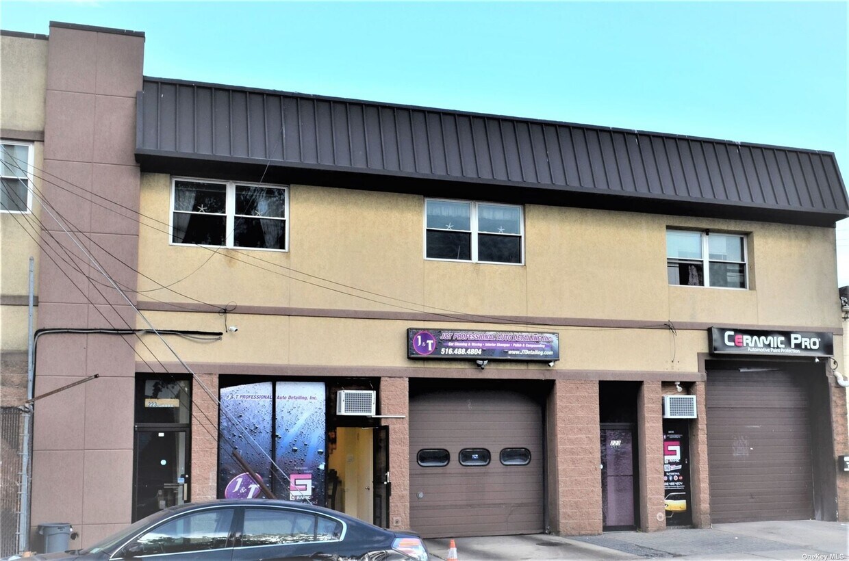 223 Scherer Blvd Unit 3, Franklin Square, NY 11010 Room for Rent in