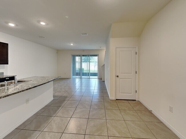 Building Photo - 5227 Dragonfly Dr