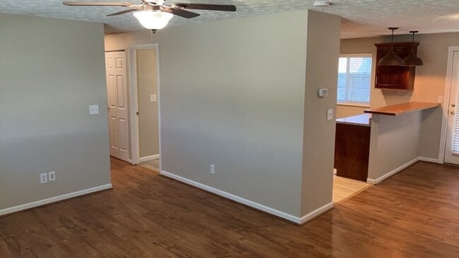 Building Photo - 6045 Ansbury Dr