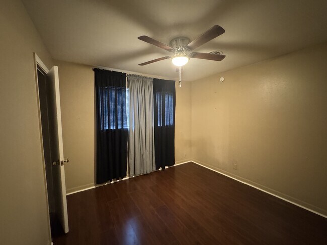Foto del edificio - 3608 Edgemont Dr