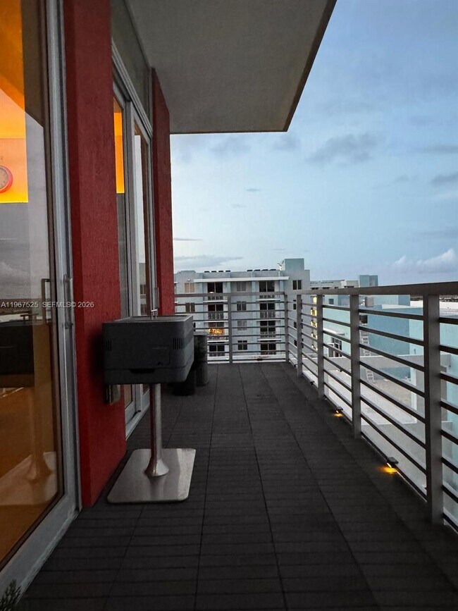 Foto del edificio - 7875 NW 107th Ave