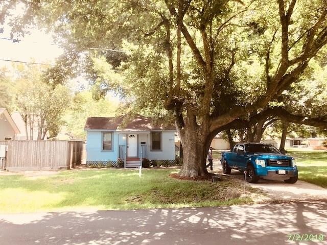 Building Photo - 2209 N Houston Ave