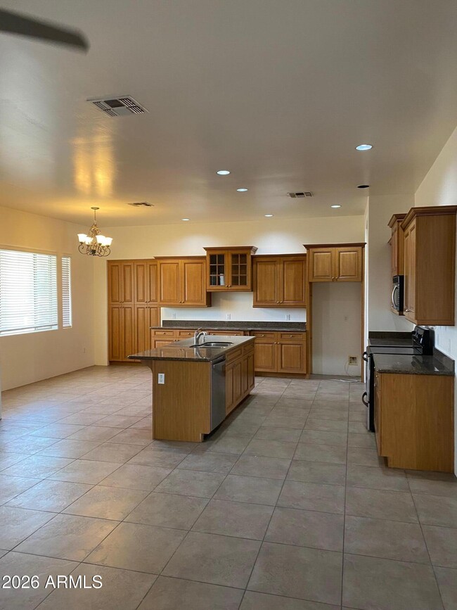 Building Photo - 2433 W Desert Hills Estate Dr