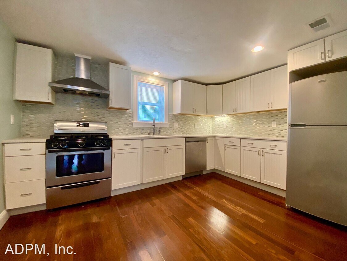 Primary Photo - 4 br, 1 bath House - 74 Cedar Street