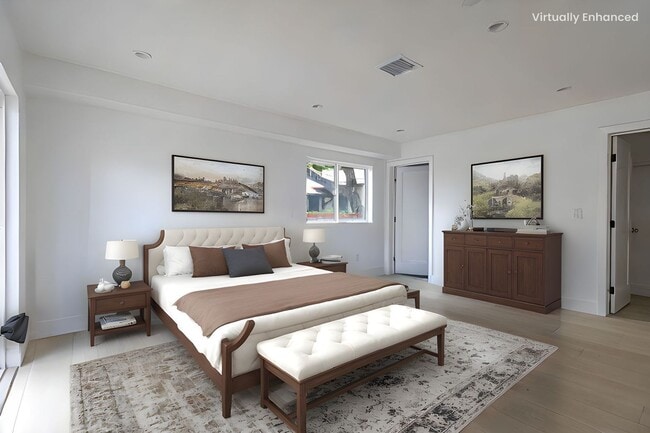 Building Photo - Modern 4 Bed / 3 Bath Townhome with Privat...
