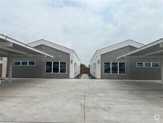 Building Photo - 1421 E Iris Ave