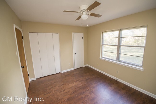 Building Photo - 3 br, 1.5 bath House - 3150 Castleman