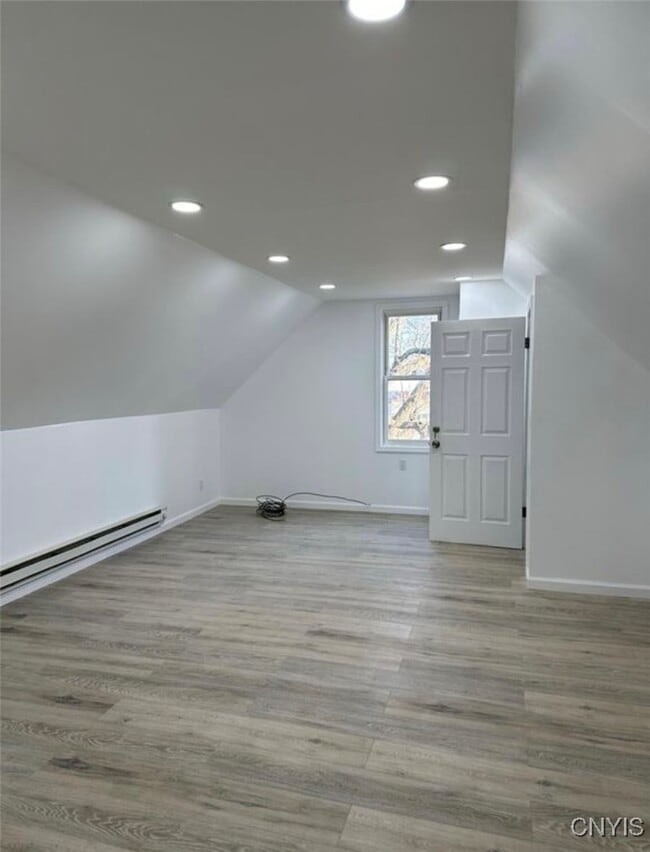 Building Photo - 1651 Howard Ave