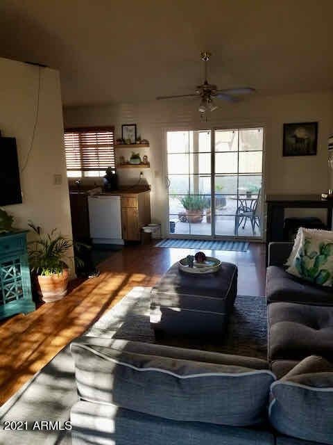 Building Photo - 7 N Fir St