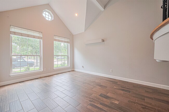 Foto del edificio - 3406 Mesquite Dr