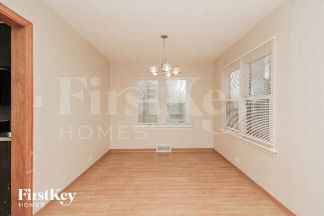 Foto del edificio - 1802 Evergreen Rd