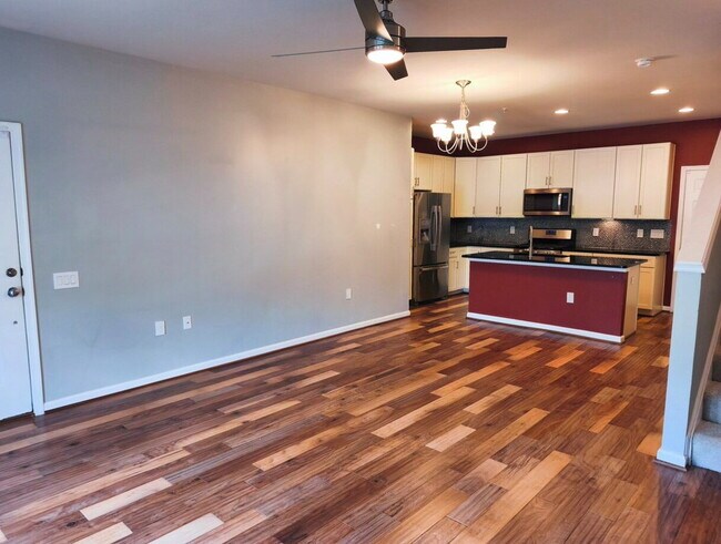 Building Photo - Your Dream Townhome Awaits in Ashburn!