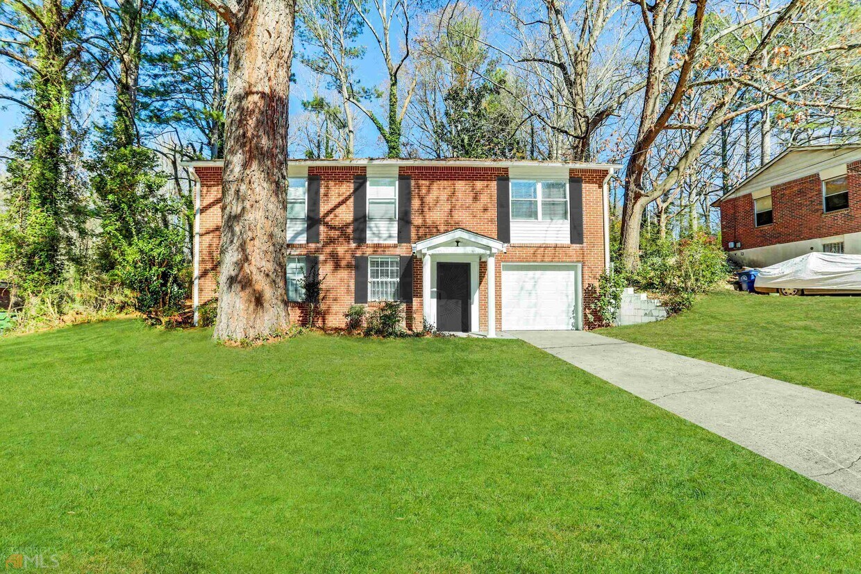Primary Photo - 2839 Allegro Dr NW