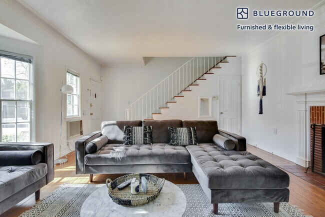 Foto del edificio - 9421 Charleville Blvd