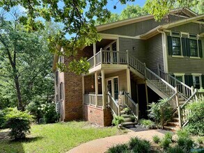 Building Photo - 2080 Woodlawn Dr SW