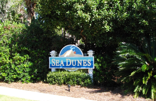 Building Photo - 350 Tradewinds Dr