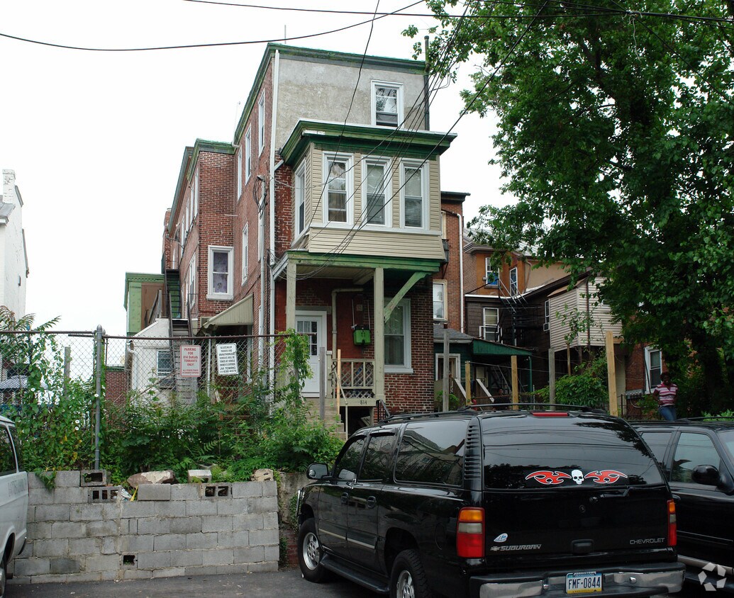 Foto del edificio - 814 Dekalb St