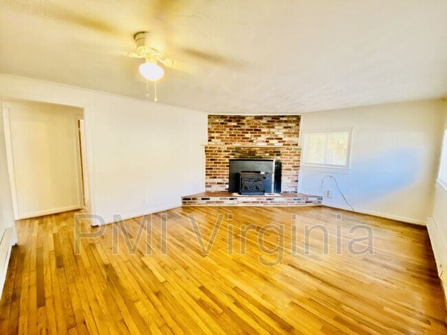 Foto del edificio - 472 N Oceana Blvd