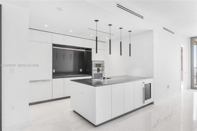 Foto del edificio - 300 Biscayne Blvd Way