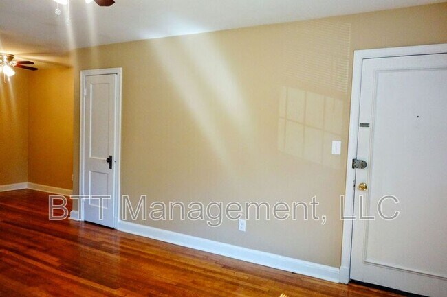 Foto del edificio - 8404 Greenwood Ave