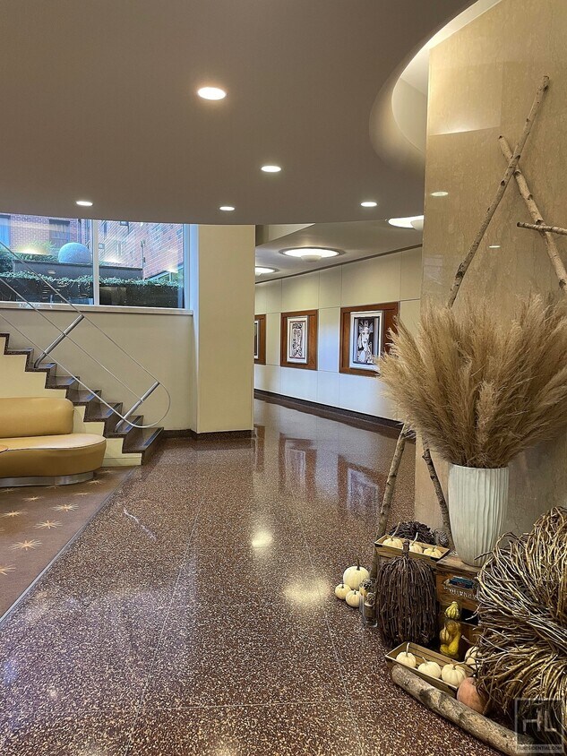 Foto principal - East 79th Street