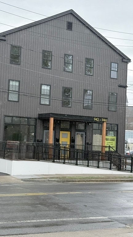 Building Photo - 944 East St