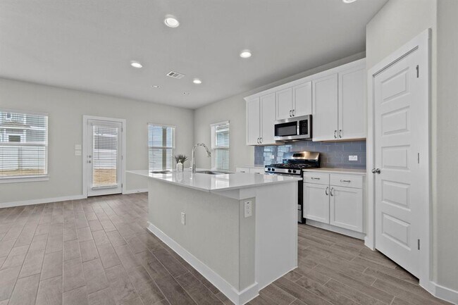 Foto del edificio - 228 Appleberry Ln