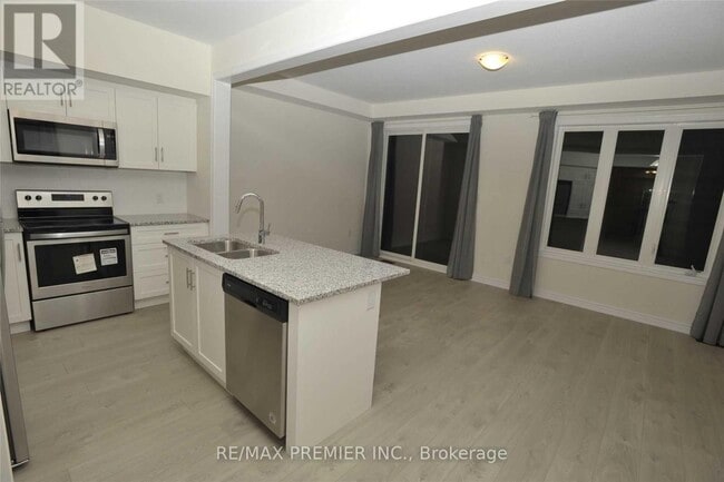 Building Photo - 25 Pelican Ln